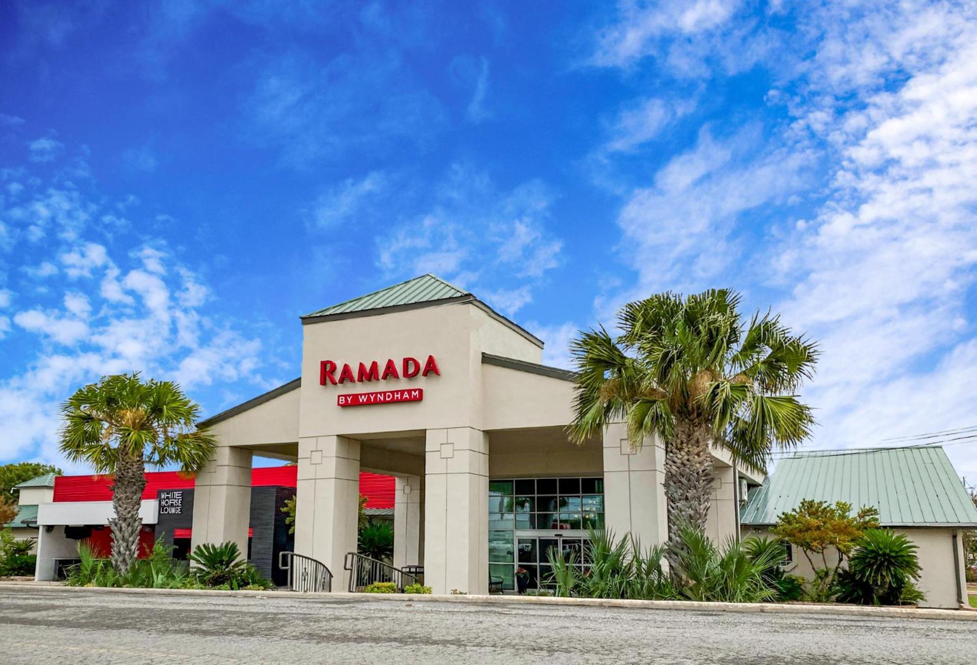 Hotel Ramada By Wyndham Del Río Exterior foto